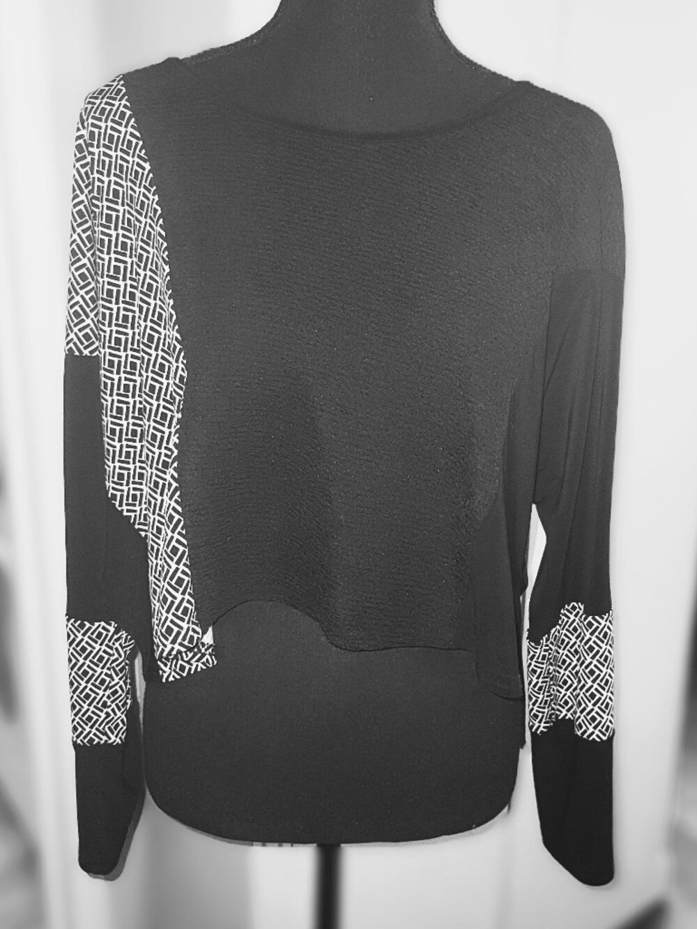Joseph Ribkoff Short Patterned Top - 6